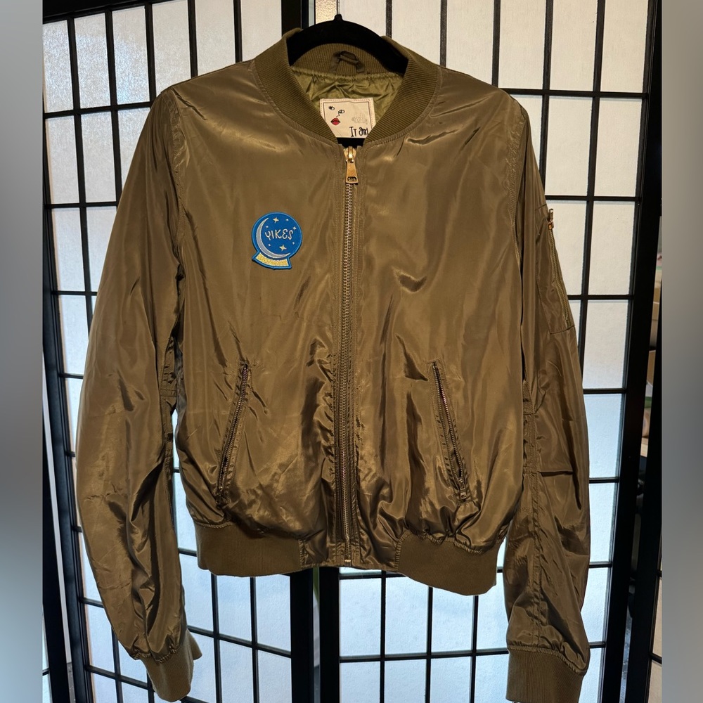 Lightweight Bomber Jacket in Army Green, size XL